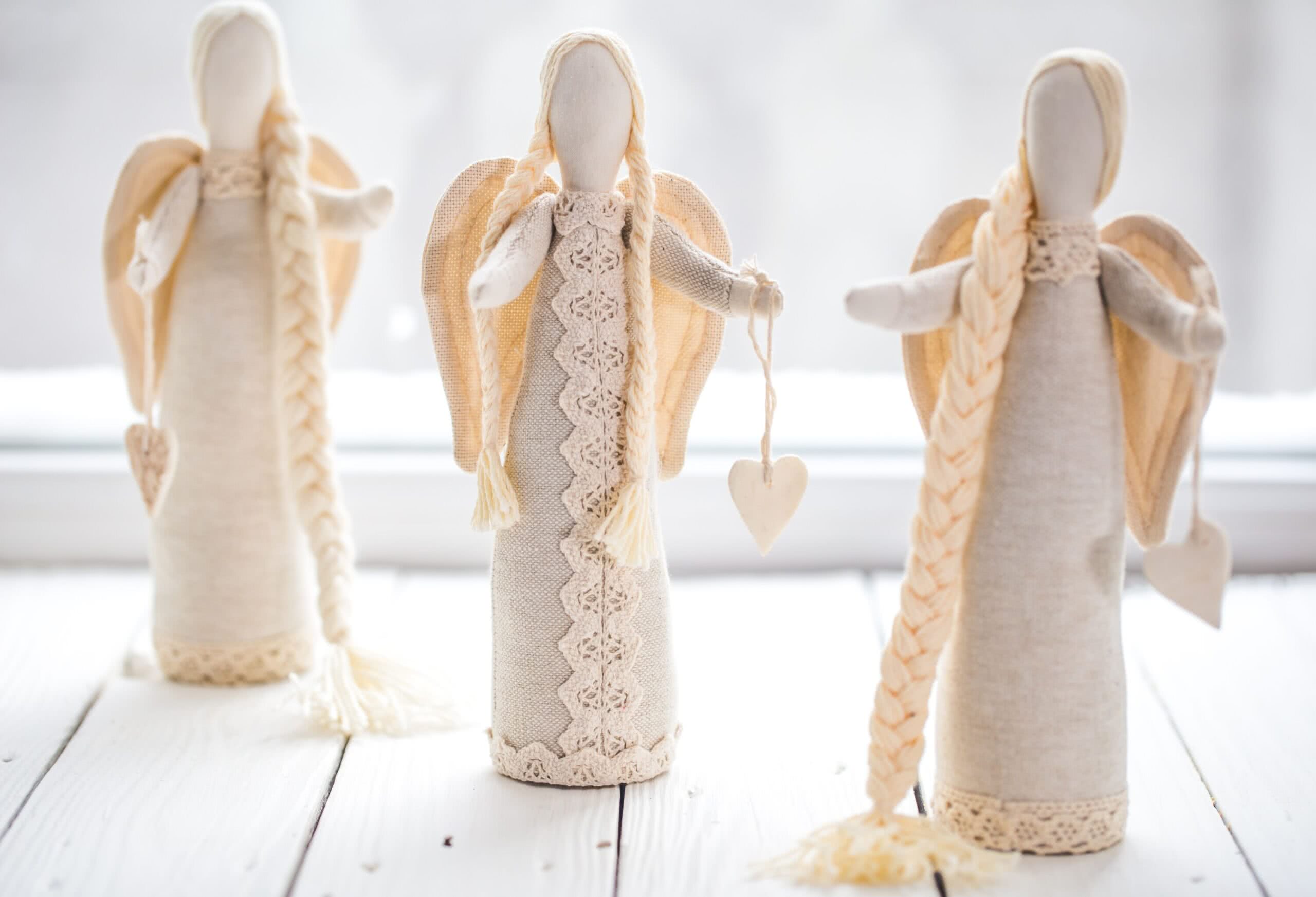 Dlaczego warto dodać anioły do swojej kolekcji dekoracyjnej?