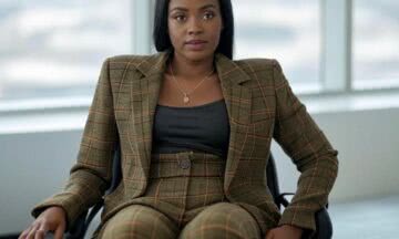 Tajemnicza elegancja wieczoru: Garnitur w kratę dla kobiety o ciemnej karnacji