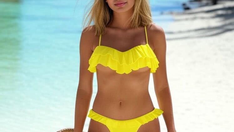 Bikini w odcieniu limonki – Świeżość na tropikalnej plaży