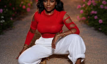 Egzotyczna elegancja: Letnia stylizacja dla kobiety o ciemnej karnacji